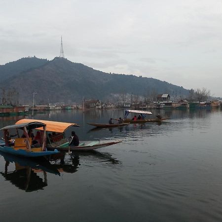 Houseboat Dunhill Bed and Breakfast Srīnagar Exterior foto
