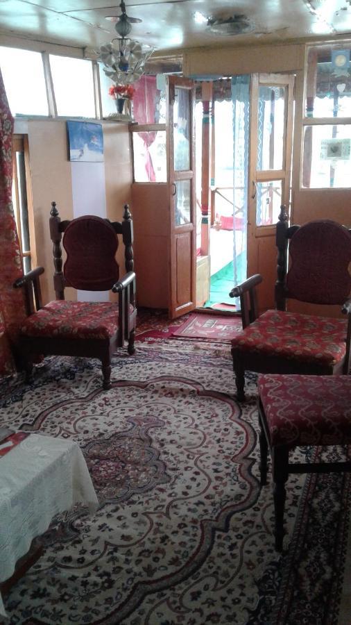 Houseboat Dunhill Bed and Breakfast Srīnagar Exterior foto